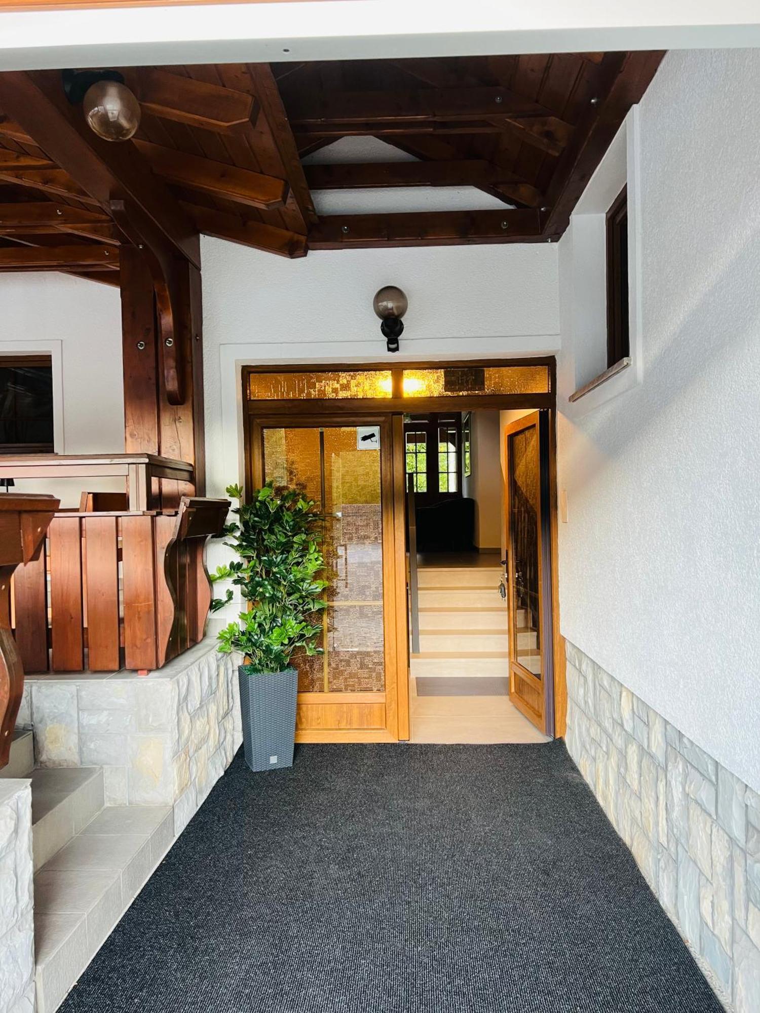 Villa Knezevic Plitvicka Jezera Exterior photo